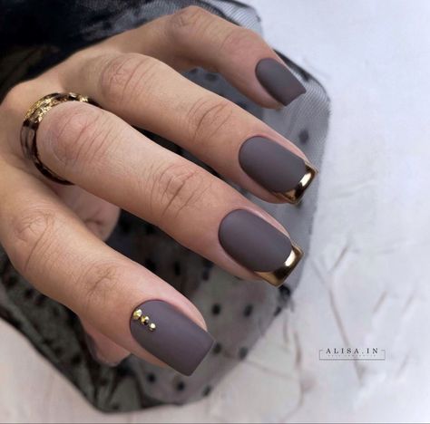 Beauty Hacks Nails, Classy Nail Designs, Matte Nails Design, Glamorous Nails, Trendy Nail Art, Glam Nails, Short Nail Designs, Classy Nails, Chic Nails