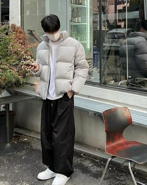 Outfit Ideas Korean Men Winter, Male Korean Streetwear, Korean Male Winter Outfit, Asian Men Winter Outfit, Korean Men Outfit Winter, Korea Winter Outfit Men, Japanese Winter Outfits Men, Korean Winter Outfit Men, Korean Men Winter Outfit