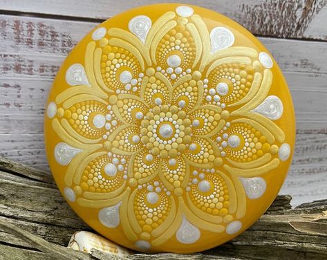 Mandala Stone Hand Painted, Stone Painted, Birthday, Mandala, Wedding, Mandala Stone, Decoration Stone, Gift, Dot Art, Mandala Stone - Etsy Mandala Rock Painting Patterns, Mandela Rock Painting Patterns, Mandela Rock Painting, Dot Mandela, Rocks Garden, Mandela Stones, Dotted Mandala, Rock Mandala, Mandala Wedding