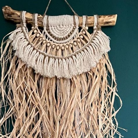 Raffia Wall Hanging, Jute Hanging, Deco Originale, Boho Wall Hanging, Macrame Ideas, Macrame Patterns, Boho Wall, Macrame Wall, Macrame Wall Hanging