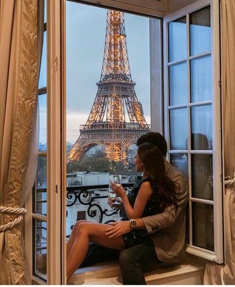 Couple Chic, Couple Travel, Classy Couple, Window View, Photo Couple, The Eiffel Tower, Romantic Travel, Travel Goals, Tour Eiffel