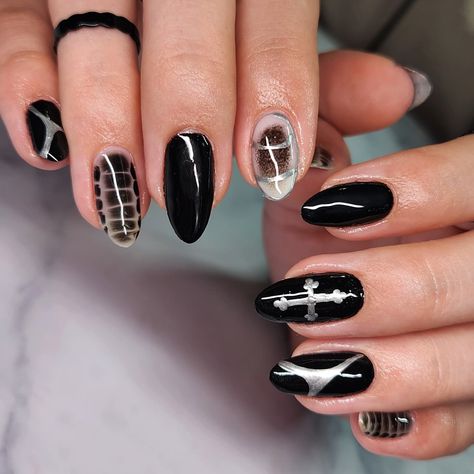 Natural nail moment 😌 💅 @ballpit_shop beyond obsessed Over the emo black liner #nanicuresunwrapped #tampanails #naturalnails #nailinspo #spookynails #stpetenails #clearwaternails #trendynails Jelly Roll Nails, Punk Nails, Black Liner, Jelly Nails, Jelly Roll, Natural Nails, Trendy Nails, Clear Water, Nail Inspo