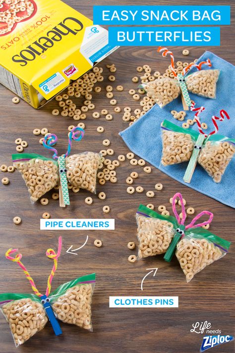 These adorable “snackerflies” are so easy!  Just fill a Ziploc® snack bag with Cheerios™ (or other snacks) and clip the center with a decorated clothespin (try googly eyes and pipe cleaners). They make great snacks for long car rides, lunchboxes, or trips to the grocery store. Butterfly Snacks, Puppet Stage, Softball Ideas, Kid Lunches, Best Camping Meals, Ziploc Bag, Packed Lunch, Fun Snacks For Kids, Creative Games