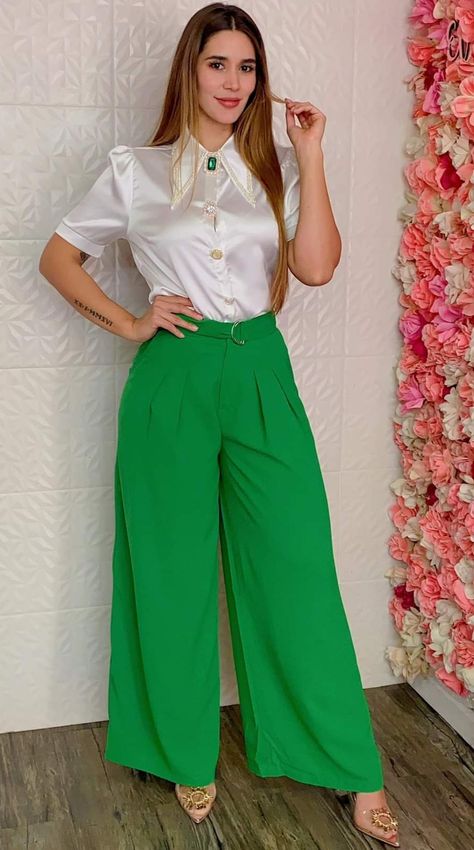 Outfits Verde, Tops For Palazzo Pants, Palazzo Outfit, Green Outfits, Modest Style, Green Outfit, Fashion Mistakes, Casual Work Outfits, Style Mistakes