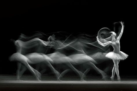 The Art of Balerina by antonb - Long Exposure Experiments Photo Contest #GreatPhotos #BeatifulPhotos Ballet Dancer Photography, Ballet Photography Poses, Ballerina Photography, Movement Photography, Long Exposure Photos, Dancer Photography, Photography Genres, Ballet Poses, Long Exposure Photography