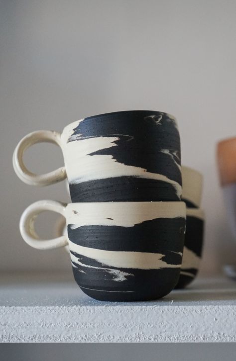 Handmade Mugs, Cerámica Ideas, Keramik Design, Tassen Design, Ceramics Pottery Art, Ceramics Ideas Pottery, Ceramic Tableware, Pottery Designs, Modern Ceramics