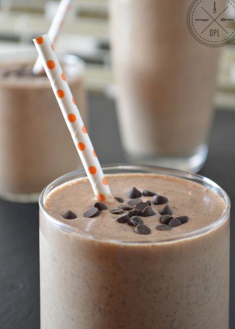 Elvis Smoothie Vitamix Peanut Butter, Paleo Breakfast Smoothie, Almond Butter Smoothie, Paleo Drinks, Cherry Smoothie, Protein Smoothies, Paleo Life, Creamy Smoothies, Chocolate Covered Cherries