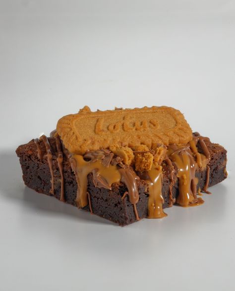 Cookie butter fans, brace yourselves! 🍪✨⁠ ⁠ Our Biscoff Brownie is the ultimate treat you didn’t know you needed. Imagine a thick, fudgy brownie filled with that smooth, cinnamon-spiced Biscoff spread, then topped with even more spread and those irresistible crunchy crumbs. It’s a whole vibe. 😍⁠ ⁠ This one’s for the flavour seekers—the perfect blend of rich chocolate and that signature cookie butter flavour. 🔥 If you’ve ever had a Biscoff biscuit with your coffee, now imagine it in brownie fo... Decorated Brownies, Biscoff Biscuits, Biscoff Spread, Fudgy Brownie, Cookie Butter, Cinnamon Spice, Fudgy Brownies, Treat You, Cafe Interior