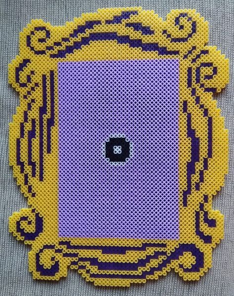 Perler Frame Pattern, Perler Beads Without Black, Friends Perler Bead Patterns, Picture Frame Perler Beads, Friends Perler Beads, Perler Bead Door Hanger, Hamma Beads Ideas, Easy Perler Beads Ideas, Hama Beads Design