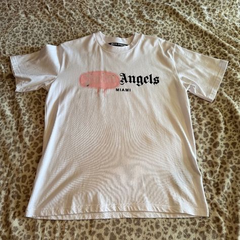 Men’s Palm Angels Pink Spray Tee Shirt In White Size Large Palm Angels, Tee Shirt, Free People, Tee Shirts, Shop My, Spray, Outfit Inspo, Plus Fashion, Fashion Design