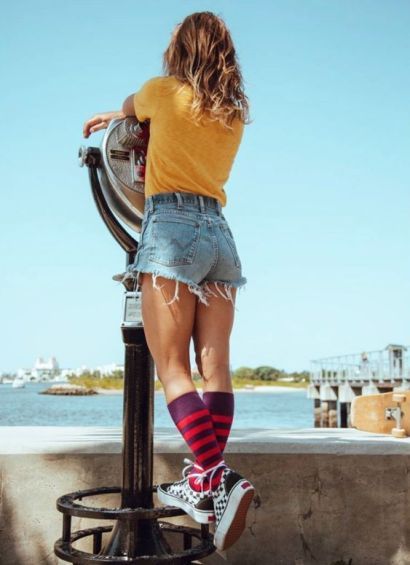 Style Vans Outfit, Vans Girls Style, High Socks Outfits Sneakers, Outfit Vans, Sneaker Vans, Surfergirl Style, Vans Fashion, Style Skate, Skater Outfits