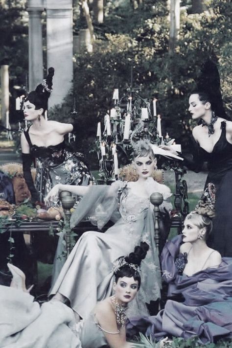 Editorial Magazine Vogue, Prom Hair Down, Vogue Us, Steven Meisel, Tea Party Garden, Fashion Editorial, Belle Epoque, Model Photography, Fashion Photo