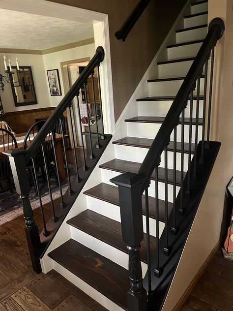 Black Wood Stair Railing, Concrete Stairs Indoor, Wood Stair Railing, Black Banister, Staircase Black, Indoor Staircase, Wood Railings For Stairs, Black Railing, Raised Ranch