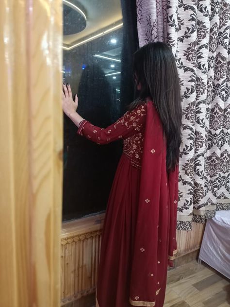 Laal Ishq, Pashto Quotes, Eid Day, Eid Looks, Nandi Hills, Beautiful Casual Dresses, Punjabi Dress, Stylish Dpz, Beautiful Pakistani Dresses