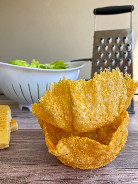 Parmesan Crisp Salad Bowls - Tastefully Grace Parmesan Cups Salad, Parmesan Bowls Recipe, Easter Side Dishes Vegetables, Parmesan Cups, Parmesan Cheese Crisps, Crisp Salad, Parmesan Salad, Pizza Bowl, Salad Inspiration