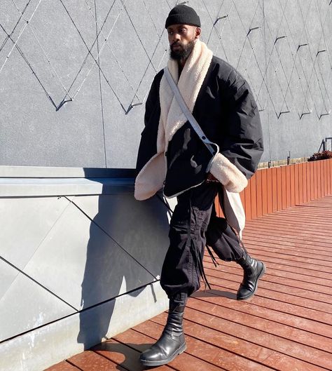 Greg Ntore, Bomberjacket Streetstyle, Black Monochrome, Stylish Man, Its A Mans World, Man Photography, Style Instagram, Mens Fashion Urban, Man Style