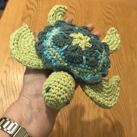 Ocean Crochet, Mode Crochet, Crochet Turtle, Crochet Design Pattern, Kawaii Crochet, Crochet Inspo, Fun Crochet Projects, Crochet Stuff, Doll Eyes