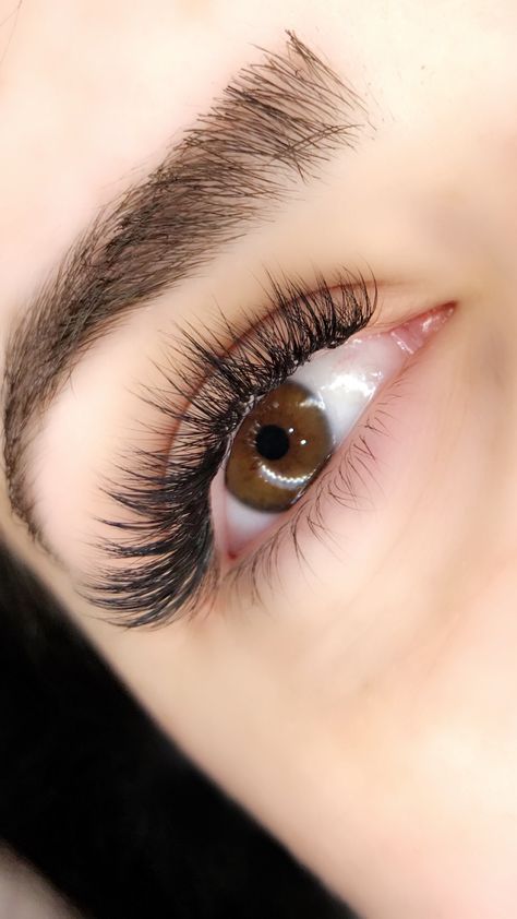 Natural Volume Lash Extensions, Full Face Makeup Ideas, Makeup Ideas Contouring, Brow Ideas, Face Makeup Ideas, Natural Fake Eyelashes, Fresh Face Makeup, Celebrity Hair Colors, Best Makeup Looks