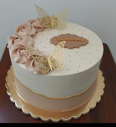 Simple Birthday Cake For Mother, 49th Birthday Cake For Women, Simple Cake Designs Birthday Classy, Mom Birthday Cake Ideas Simple, First Anniversary Cake Ideas, Teen Cake Ideas, Caramel Cake Design, Victory Cake, Trendy Cake Designs