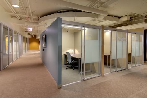 Office Cubicle Design, Interior Glass Door, Office Partitions Wall, Glass Office Partitions, Cubicle Design, Room Divider Decor, Temporary Room Dividers, Coworking Space Design, Office Room Dividers