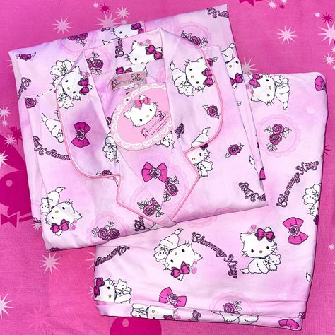 Cotton Hello Kitty Loungewear Sets, Pink Hello Kitty Print Sleep Sets, 2000s Girls, Kawaii Hello Kitty Print Sleepwear For Loungewear, Pink Kawaii Hello Kitty Sleepwear, Playful Hello Kitty Print Sleepwear, Red Pajamas, Charmmy Kitty, Hello Kitty Birthday Party