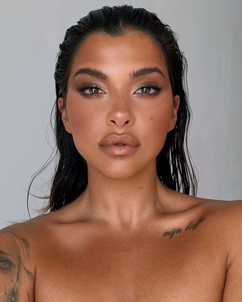 Bronze Makeup Look, Patrick Ta, Bronze Makeup, Creative Makeup Looks, Glowy Makeup, Makeup Tutorials, Glam Makeup, Artistry Makeup, Makeup Hair