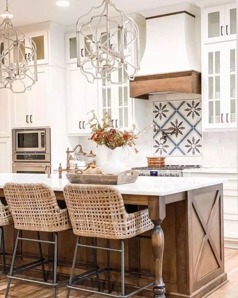 White Chandeliers, White Subway Tile Kitchen, Light Wood Kitchens, Dark Wood Kitchens, Barn Kitchen, Wood Island, Fall Kitchen Decor, French Country Kitchens, Wood Kitchen Island