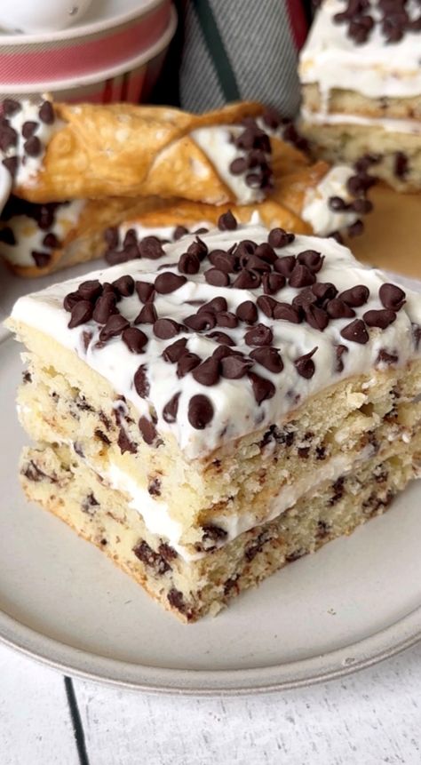 Cannoli Cake, Cannoli Shells, Cannoli Filling, Powder Sugar, Square Cake Pans, Chocolate Chip Cake, Square Cake, 3 Eggs, All Purpose Flour