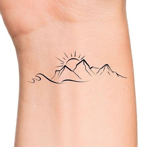 Cool Nature Tattoos, Moutain Tattoos, Desert Tattoo, Mountain Range Tattoo, Cute Halloween Tattoos, Wife Tattoo, Cool Nature, Tribute Tattoos, Small Girly Tattoos