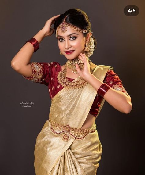 Golden Contrast Colour Dress, South Indian Model Shoot, Kerala Bridal Look, Thalambralu Saree, Karnataka Bride, Kerala Engagement Dress, Indian Wedding Reception Outfits, Tamil Bride, South Indian Wedding Saree