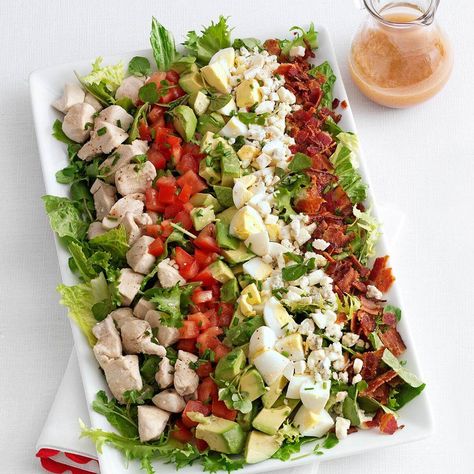 Cheesecake Factory Pasta, Cheesecake Factory Copycat, Classic Cobb Salad, Cobb Salad Recipe, Cheesecake Factory Recipes, Drake Hotel, The Cheesecake Factory, Romaine Salad, Bacon Avocado