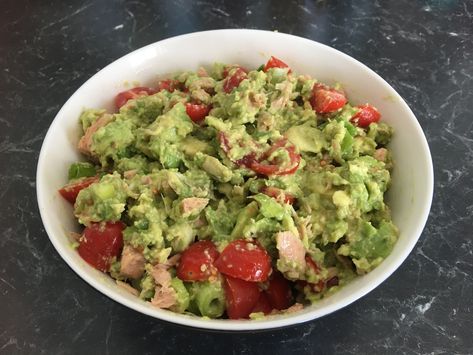 Tuna Avocado Dip, Tuna Dip, Dip For Tortilla Chips, Avocado Spread, Tuna Avocado, Avocado Dip, Tuna Recipes, Chip Dip, Guacamole Recipe