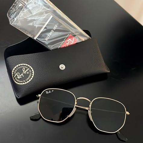 Ray Ban Hexagonal Flat Lens Sun Glasses Ray Bans Hexagonal Sunglasses, Sun Glasses 2024, Stylish Sunglasses Women, Ray Ban Hexagonal, Stylish Glasses For Men, Pretty Sunglasses, Ray Ban Original Wayfarer, Classy Glasses, Floral Dresses With Sleeves