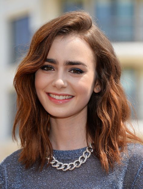 Brows to inspire: Lily Collins Shorter Hairstyles, Celebrity Eyebrows, Lily Collins Hair, Hair Couture, Converse Outfits, Medium Haircuts, Wavy Hairstyles Medium, Face Time, Long Bob Haircuts