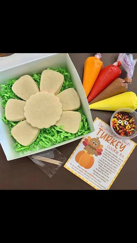 Fall Cookie Kit Ideas, Fall Cookie Decorating Kits, Thanksgiving Cookie Box Ideas, Diy Halloween Cookie Kits, Thanksgiving Diy Cookie Kits, Halloween Diy Cookie Kits, Cookie Decorating Kits Diy, Thanksgiving Cookie Kits, Halloween Cookie Decorating Kit