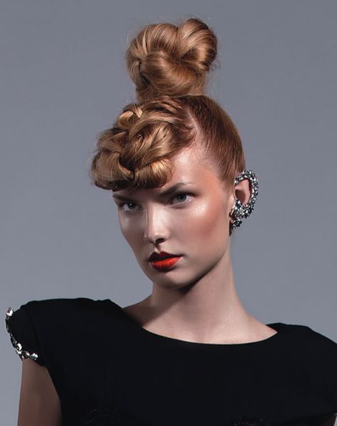 Artistic hairstyles Sansa Hair, Artistic Hairstyles, Angelo Seminara, Braids Fashion, Runway Hair, Editorial Hair, Hair Techniques, Hair Braid, Creative Hairstyles