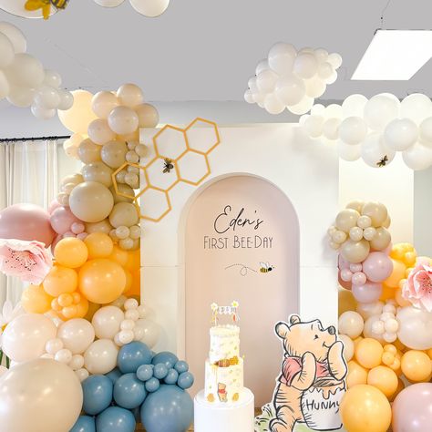 🐝 Eden’s 1st Bee-Day 🐝🥹🤍 ___ Backdrop Decor: @decorandvibes Signage / Decal: @signedbytobs ___ #decorandvibes #babyshower #beeday #ottawaevents #eventdecor #ottawaeventdecorators #winniethepooh #ottawadecorator #eventdecor #balloongarland #backdropdecor #winniethepoohdecoration #3dbackdrop #beedayparty #winniethepoohbirthday Winnie The Pooh First Birthday, Pooh First Birthday, Baby Shower Winnie The Pooh, First Birthday Decorations Boy, Balloons Ideas, Bee Day, Backdrop Decor, Winnie The Pooh Birthday, First Birthday Decorations