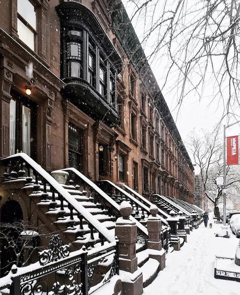 Brooklyn Aesthetic, New York Brownstone, Winter In New York, Winter Nyc, New York Winter, Outdoor Aesthetic, Nyc Aesthetic, New York Aesthetic, City Living