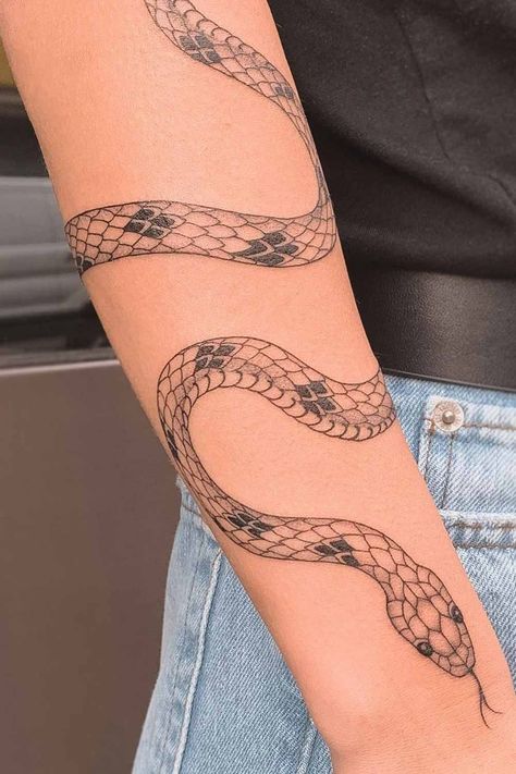 Tato Lengan Bawah, Realistic Heart Tattoo, Tato Tradisional, Tato Paha, Around Arm Tattoo, Wrap Around Tattoo, Tato Dengan Makna, Wrap Tattoo, Female Sleeve