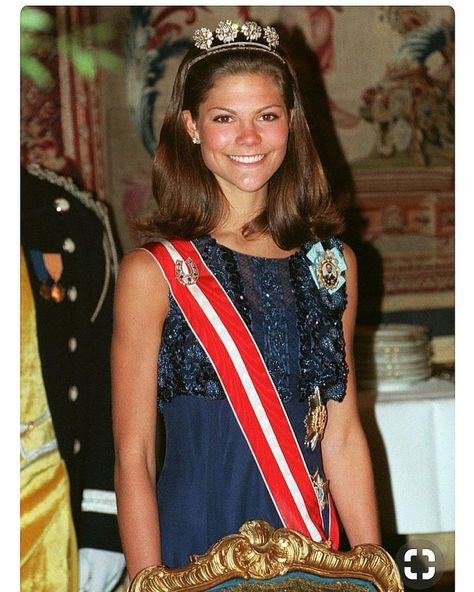 Crown Princess Victoria 1997🇸🇪🇸🇪👑👑 #kronprinsessanvictoria #crownprincessvictoria #princess #prinsessa #sweden #swedishroyals… Kroonprinses Victoria, Royal Jewellery, Victoria Prince, Victoria Of Sweden, Swedish Royalty, Victoria Fashion, Princess Victoria Of Sweden, Prince Daniel, Royal Tiaras