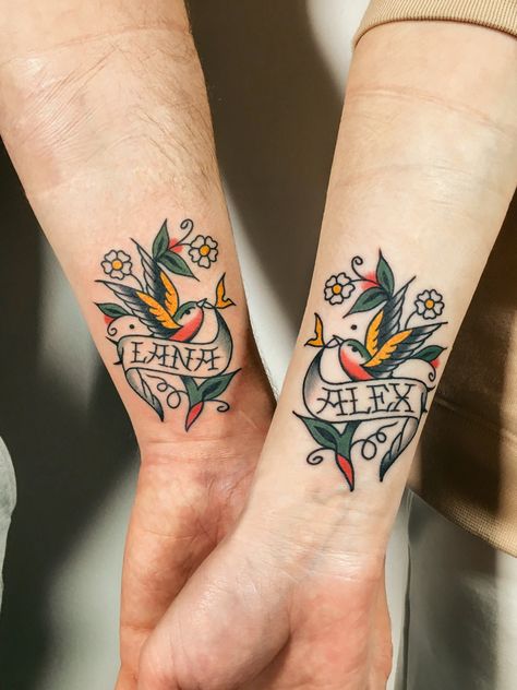 Swallow Tattoo With Banner, Old School Love Tattoo, Swallow Tattoo Hand, Traditional Couple Tattoo, Traditional Love Tattoo, Traditional Tattoo Love, Tattoos For Your Child, Traditional Swallow, Traditional Swallow Tattoo