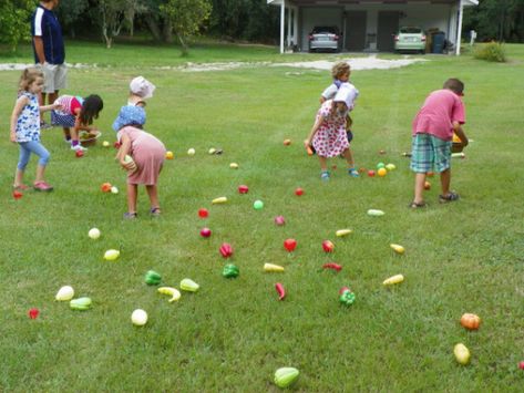 These games, crafts, and pretend play projects will get everybody outside and in the farm spirit. Farm Birthday Party Games, Farm Games For Kids, Farm Party Games, Farm Animals Games, Farm Animal Birthday Party, Farm Animals Activities, Farm Themed Party, Tractor Party, Farm Theme Birthday