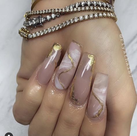 Champagne Marble Nails, Gold Stiletto Nails, Ongles Design, Bronze Nails, Nail Piercing, Natural Acrylic Nails, Western Nails, Gold Nail Designs, Acrylic Toe Nails