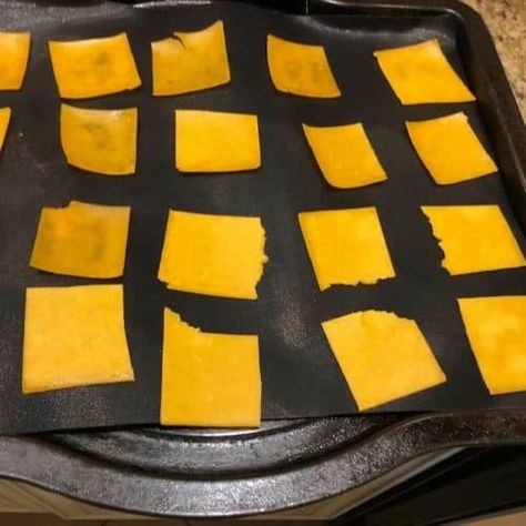 Air Fryer KETO Cheese Crackers - Fork To Spoon Keto Cheese Crackers Air Fryer, Air Fryer Cheez Its, Cheese Chips In Air Fryer, Cheese Crisps Air Fryer, Air Fryer Cheese Its, Air Frying Recipes, Keto Cheese Crackers, Gluten Free Cheese Crackers, Keto Crackers Recipe