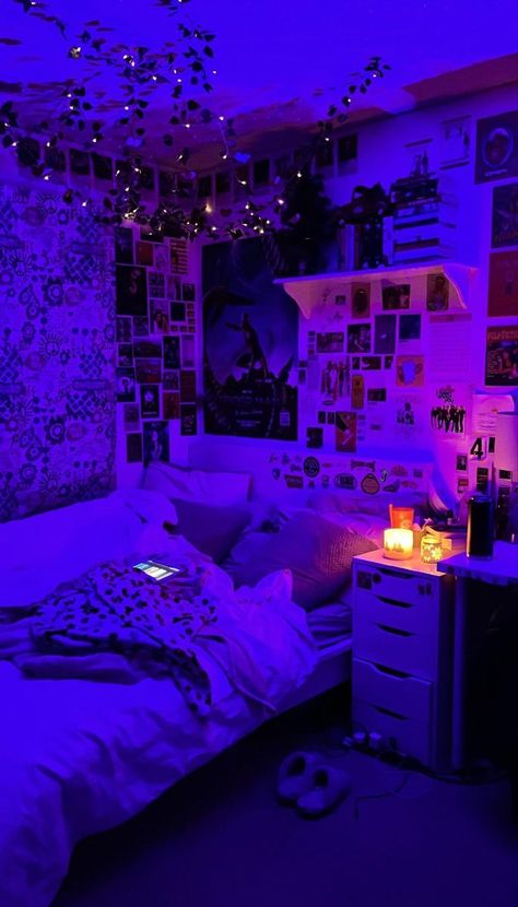 Grunge Room Led Lights, Room Ideas Aesthetic Purple, Dope Bedroom Ideas, Neon Room Ideas, Dope Rooms, Pastel Aesthetic Room, Indie Bedroom, Danish Pastel Aesthetic, Neon Bedroom