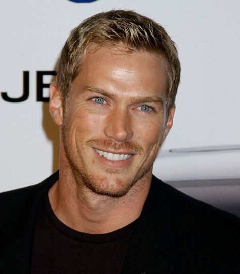 Blonde Male Actors Over 30, Famous Male Models, Jason Lewis, Oki Doki, Terry Crews, Male Actors, Smiling Man, Handsome Guys, Blonde Guys