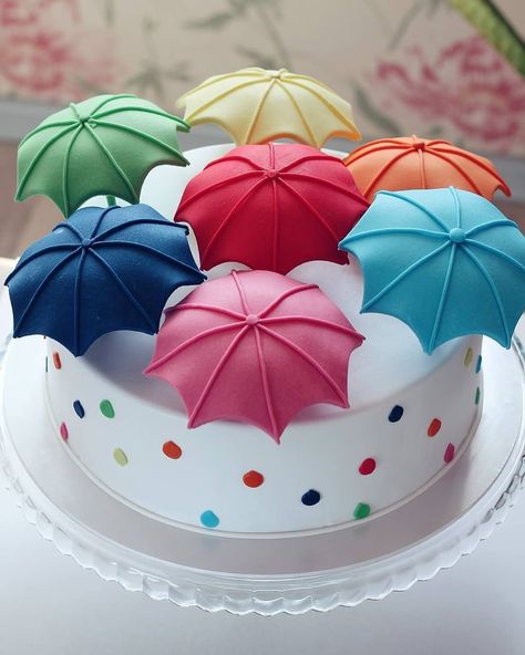 Secrets To A Perfect Cake 🍰 on Instagram: “YES or NO?❤ - Umbrella cake!❤ This is so corolful!! @irenasan  I really love the details! Umbrellas looks so good! - What do you think?🙄 -…” Umbrella Cake, Torte Creative, Torte Cupcake, Perfect Cake, Fancy Cakes, Cake Decorating Techniques, Cake Creations, Pretty Cakes, Creative Cakes