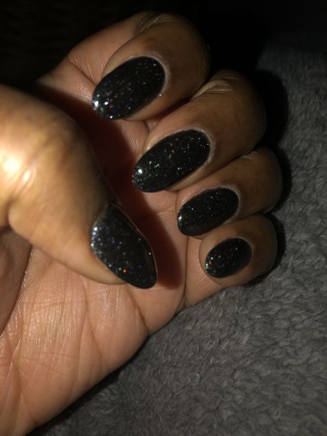 Black Prom Dress Nails, Sparkle Dip Nails, Hoco Nails Short, Black Hoco Nails, Black Dip Nails, Black Shimmer Nails, Sparkly Black Nails, Black Sparkly Nails, Black Sparkle Nails