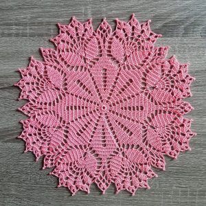 Free Doily Patterns, Free Crochet Doily Patterns, Crochet Leaf Patterns, Crochet Dollies, Pineapple Crochet, Crochet Lace Edging, Crochet Lace Pattern, Crochet Doily Patterns, Crochet Tablecloth