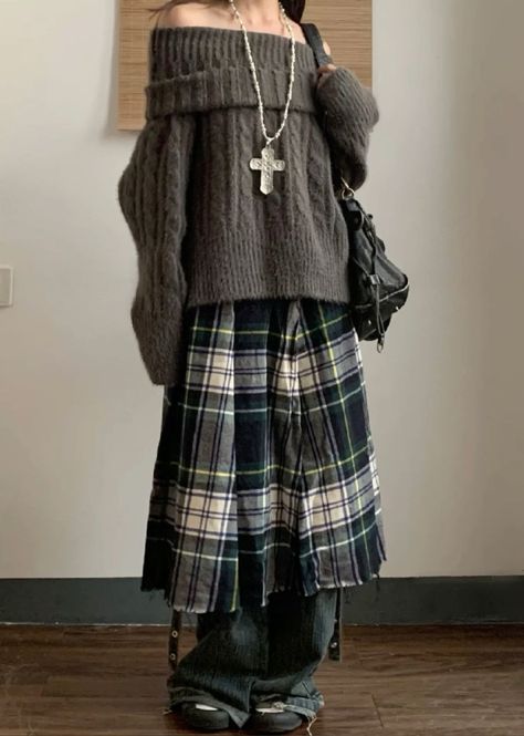 Outfit Inspo Harajuku, Alternative Outfits Skirts, Emo Long Skirt Outfits, Grunge Scarf Outfit, Cowboy Grunge Outfits, Loltia Outfits, Fairy Grunge Overalls, Dark Mori Kei Fashion, Goblen Core Outfit